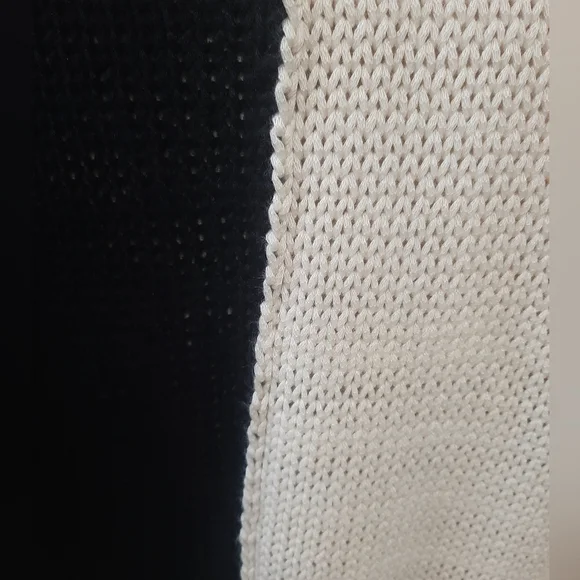 *FINAL SALE* NWOT POL Dolman Sleeve Turtle Neck Sweater W/ Pearl Button Detail - Picture 13 of 14